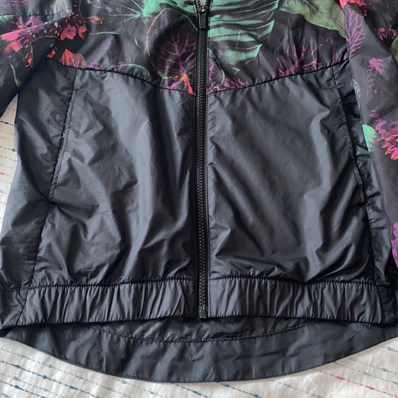 Nike Girls Windbreaker Jacket - Picture 4 of 7